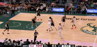 舉火燒天！阿倫順下暴力隔扣大洛 騎士轟出一波13-0打停雄鹿