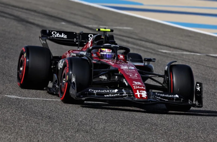 F1中國大獎賽正在進行！周冠宇：今年若有機會 想?yún)⒓酉翹BA的集訓