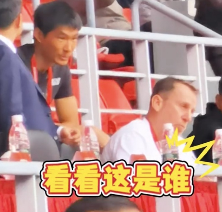 久爾杰維奇現(xiàn)身鹽城，現(xiàn)場觀看中國U22國足vs韓國
