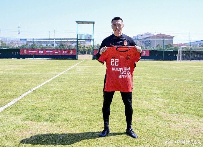 向退役的前國(guó)家隊(duì)球員于大寶表達(dá)感謝、送上祝福