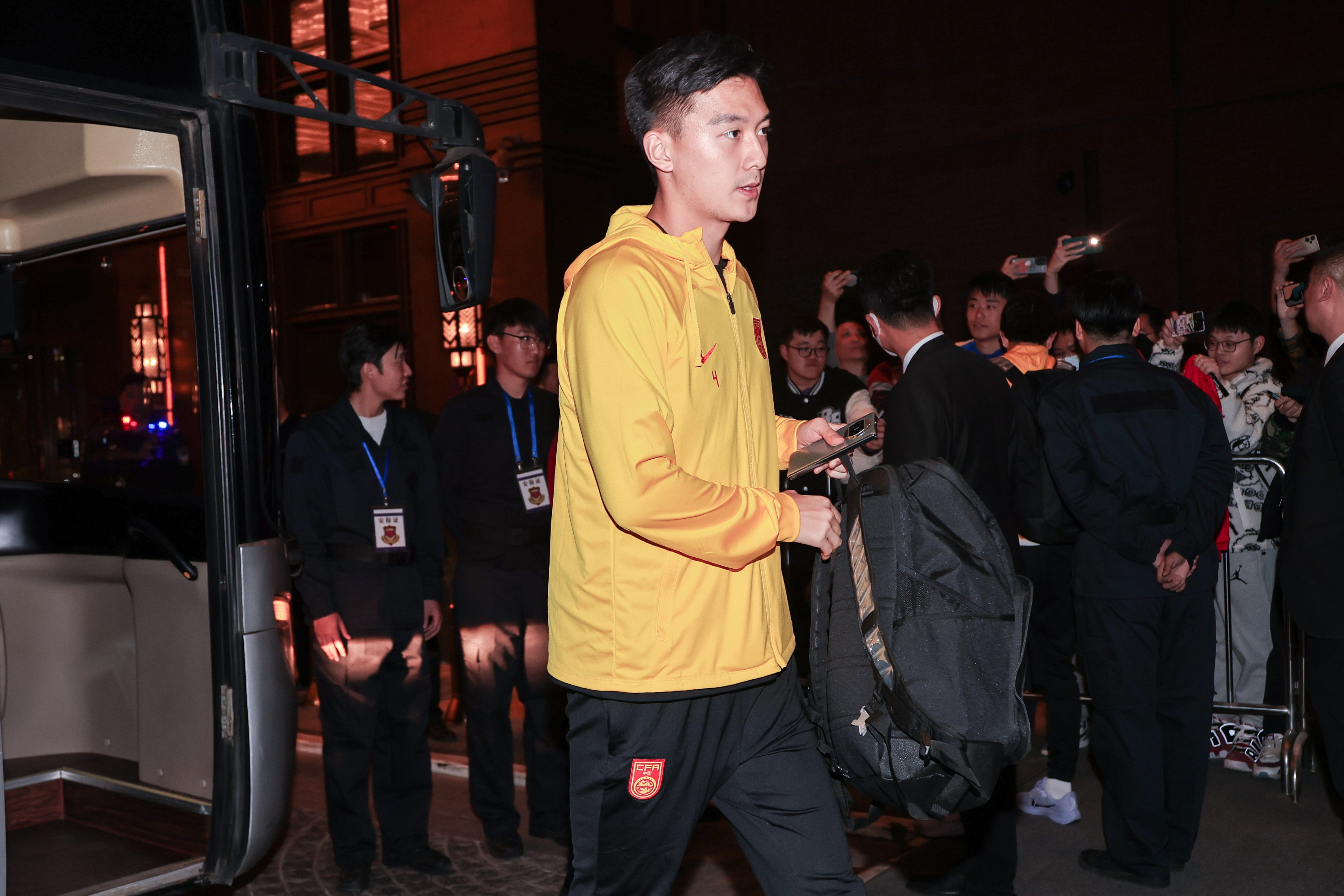 津媒：李源一表現達標后伊萬火速招入，蔣圣龍讓國足教練組舒緩